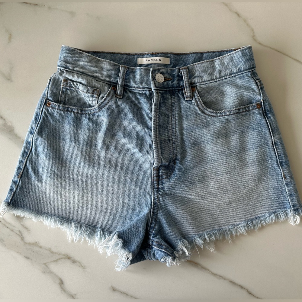 PacSun Women’s Blue Vintage High Rise Rigid Jean Shorts, Size 26, EUC